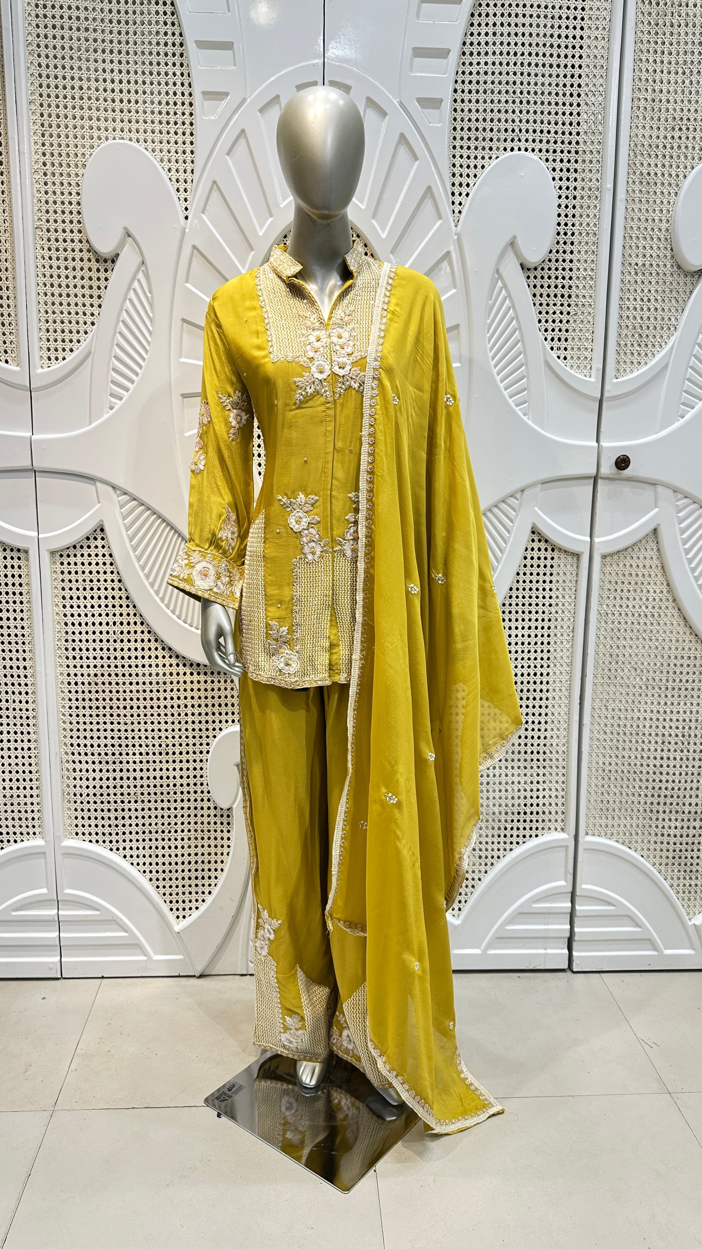 Mehendi Green Geometrical Embroidered Silk Kurta Plazo Set