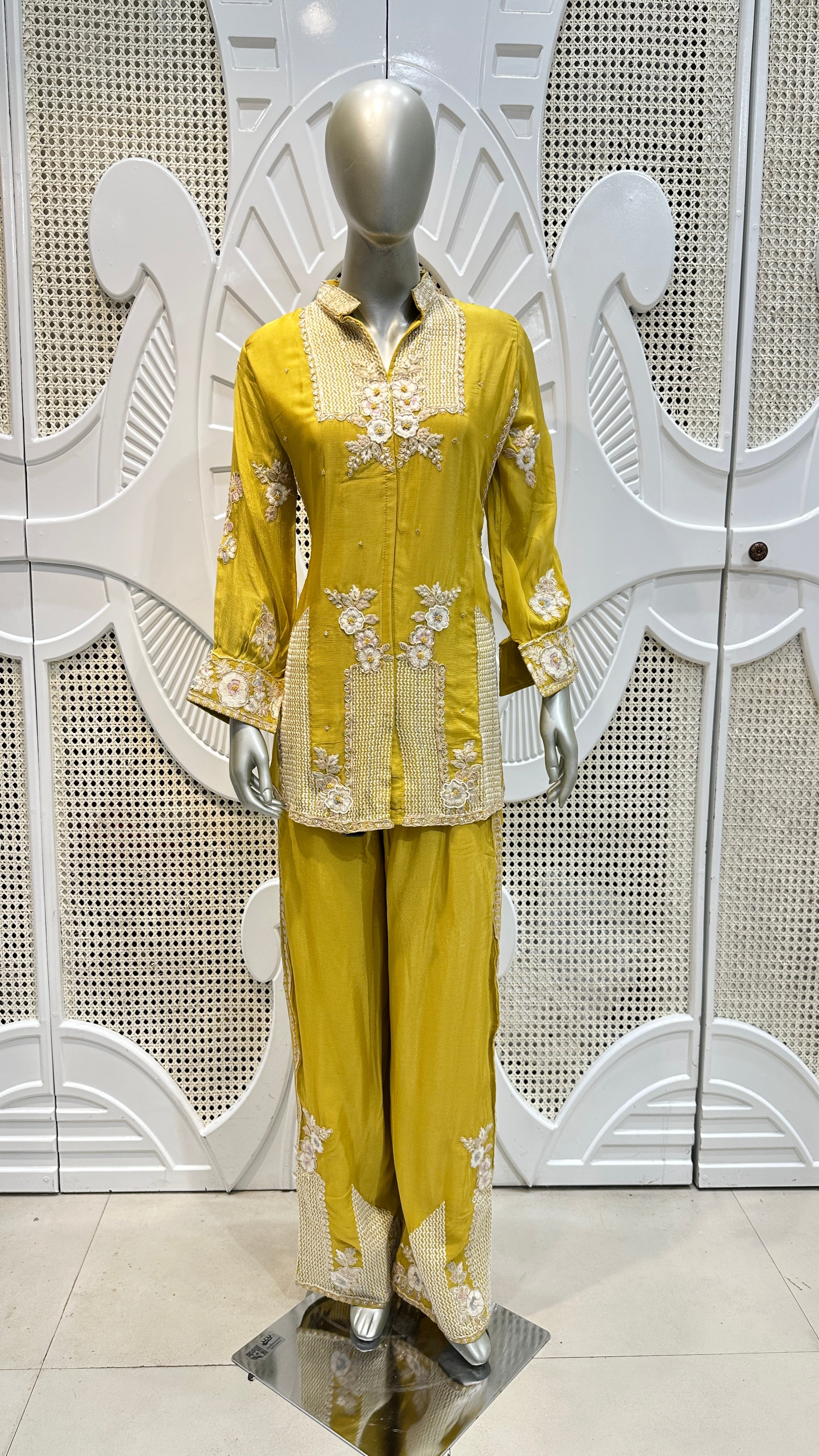Mehendi Green Geometrical Embroidered Silk Kurta Plazo Set